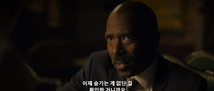  넷플릭스 <링컨차를 타는 변호사 시즌 1> 4화 (1부)  카오스 이론.  "승리에 대한 확신이 없다면, 연기라도 해야지."