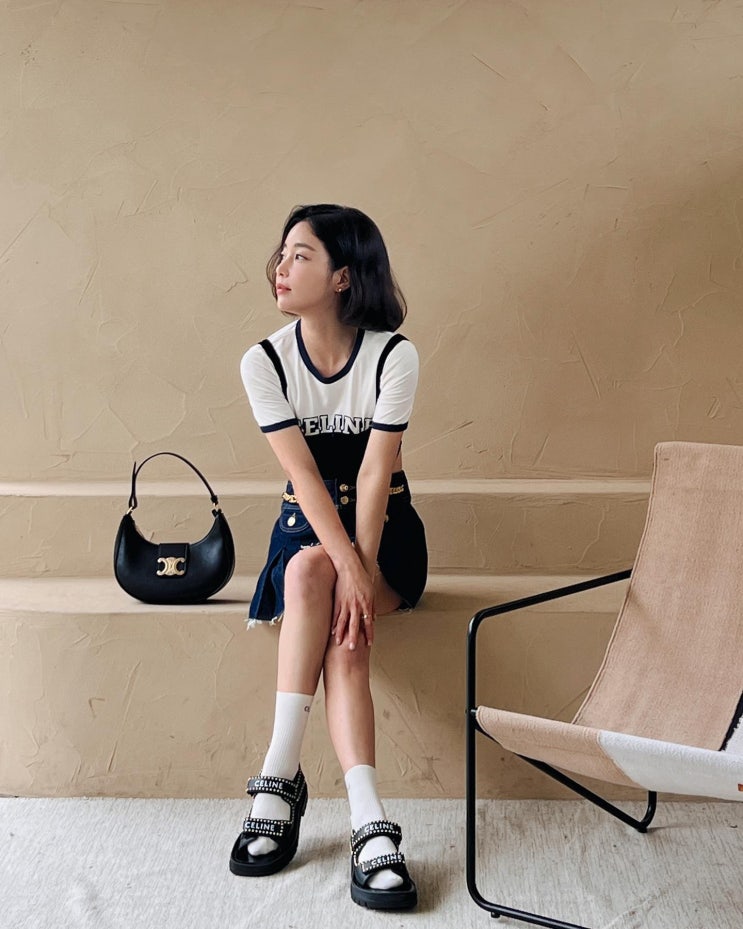 머리부터 발 끝까지 CELINE 기은세의 셀린느 패션 feat. 가방, 양말, 샌들, 스커트 머리부터 발 끝까지 CELINE 기은세의 셀린느 패션 feat. 가방, 양말, 샌들, 스커트