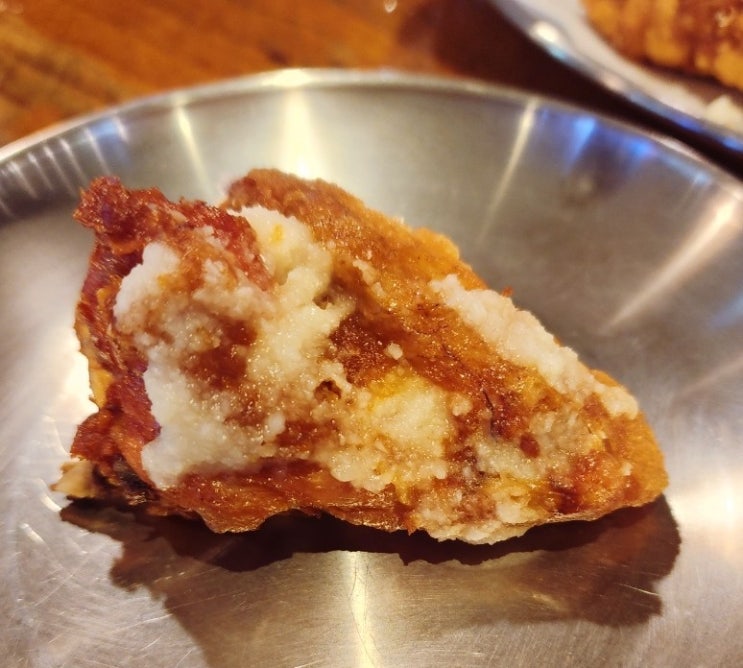  스카이 마늘치킨 - 마늘치킨으로 유명한 명일동 터줏대감 호프집