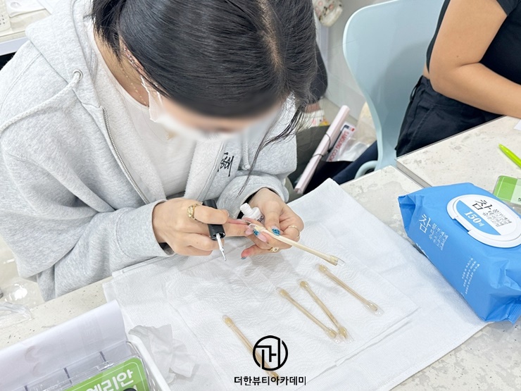  미래 유망 직종인 미용사, 지금 바로 도전 !