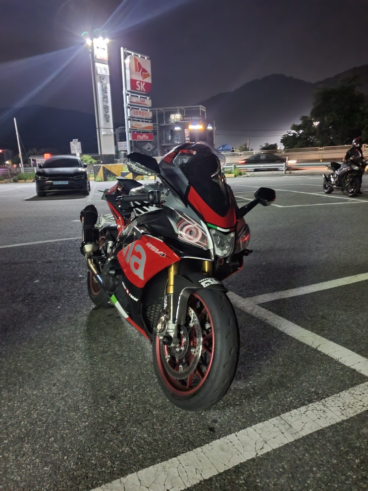  RSV4 RF 2018 - 아프릴리아 역에 하차하다 001