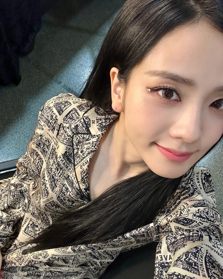 블랙핑크 지수 DIOR 디올 실크 트윌 셔츠 얼마야?? 블랙핑크 지수 DIOR 디올 실크 트윌 셔츠 얼마야??