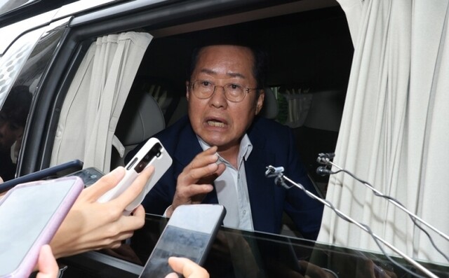  “주말은 자유” 홍준표에 공무원노조 “비상근무 지시해놓고” [한겨레]
