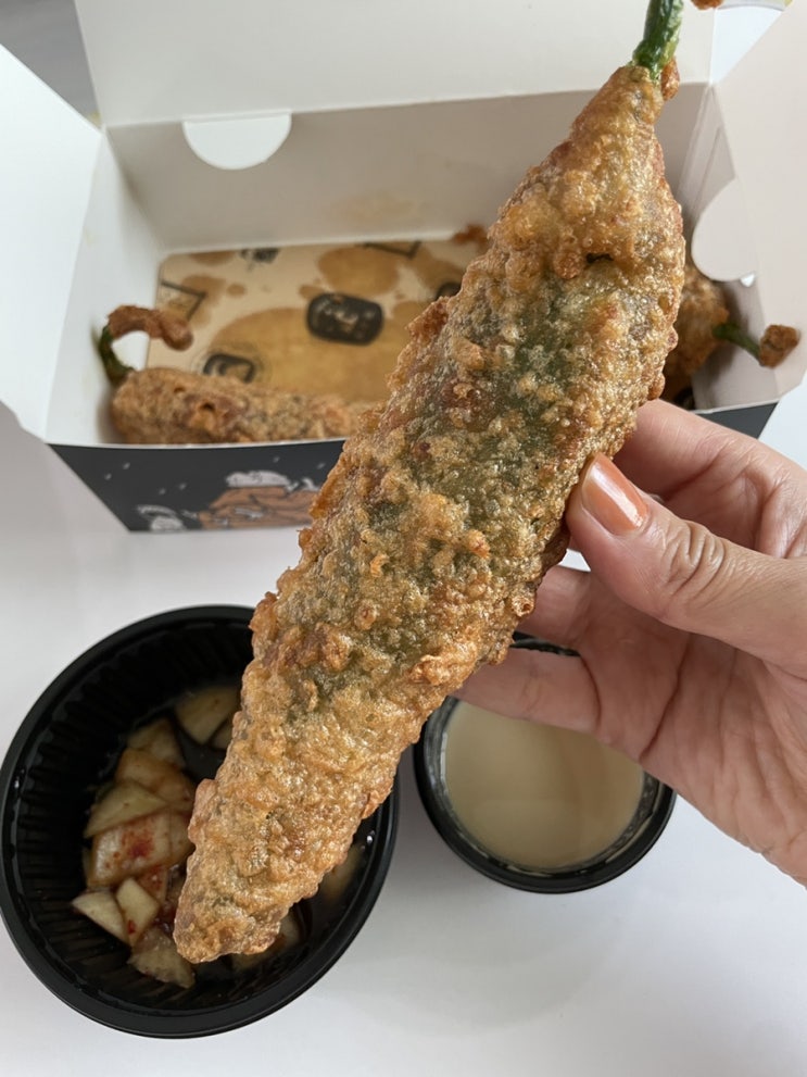  우이락] 목동현백맛집 추천 망원시장 떡갈비와 대왕 고추튀김 포장 후기