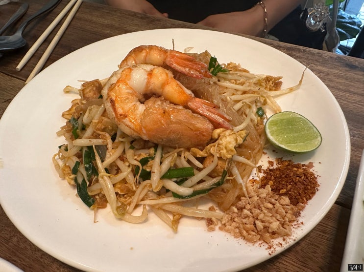  방콕 왕궁 왓포 주변 맛집 The Sixth와 카페 Slow Bar 추천