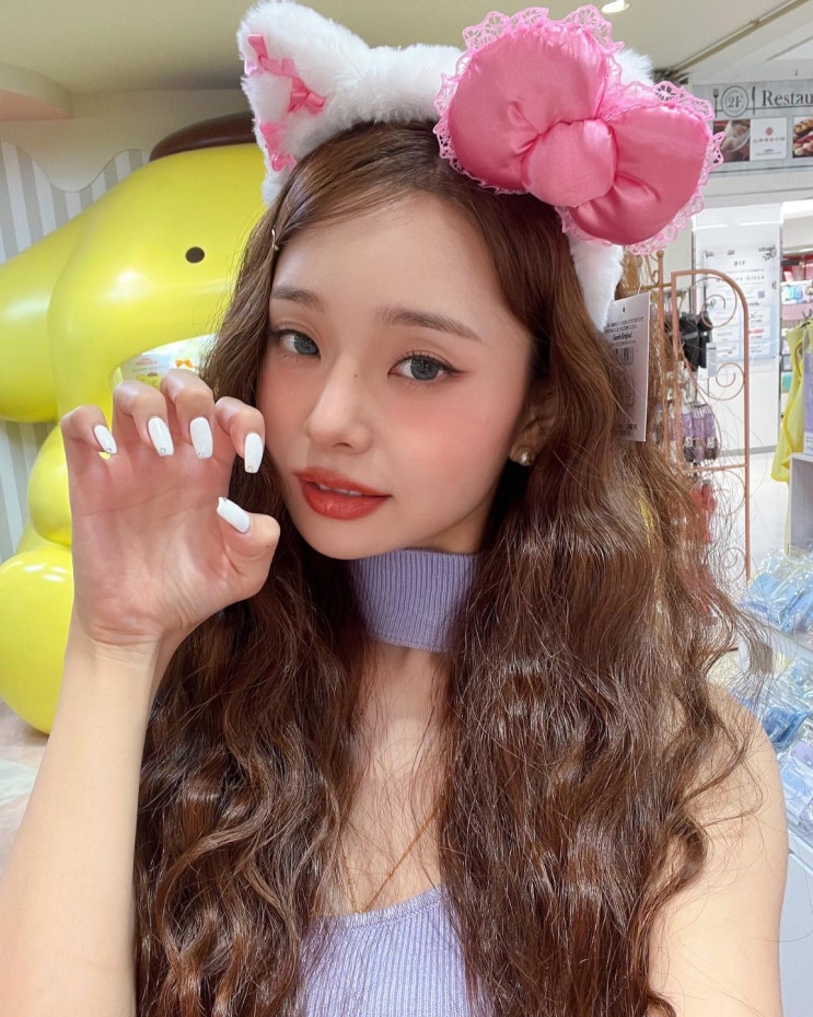 프리지아 송지아, '아찔 쇄골 라인+글래머 몸매' 자랑…"바비인형 실사판 같아" 프리지아 송지아, '아찔 쇄골 라인+글래머 몸매' 자랑…"바비인형 실사판 같아"