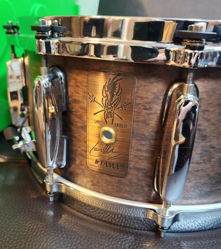  타마 라스 울리히 시그니쳐 벨 브라스 스네어 14"x6.5" (Tama Lars Ulrich Signature Bell Brass 14"x6.5") / 모델명 : LU1465BB