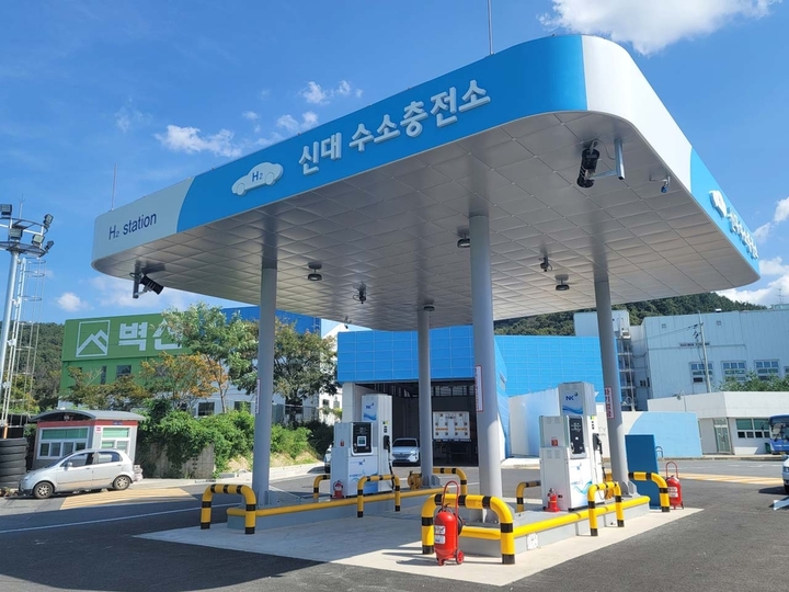 내년부터 지게차·굴착기도 수소충전소서 충전…규제개선 추진 내년부터 지게차·굴착기도 수소충전소서 충전…규제개선 추진
