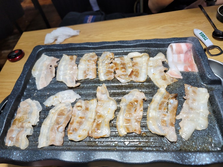 강남 논현 영동시장 부근 가성비 최고인 맹그르브 삼겹살 고기 맛집 강남 논현 영동시장 부근 가성비 최고인 맹그르브 삼겹살 고기 맛집