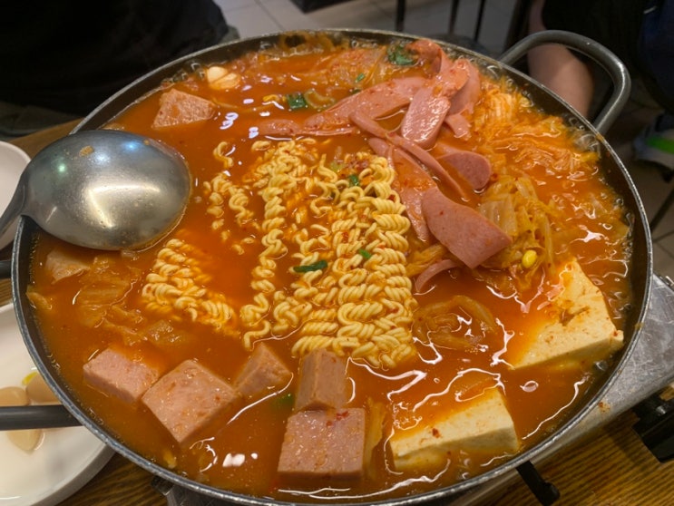  [신촌/김삼보김치찌개] 돌솥 나오는 시원 칼칼한 찌개 맛집 김삼보 솔직후기