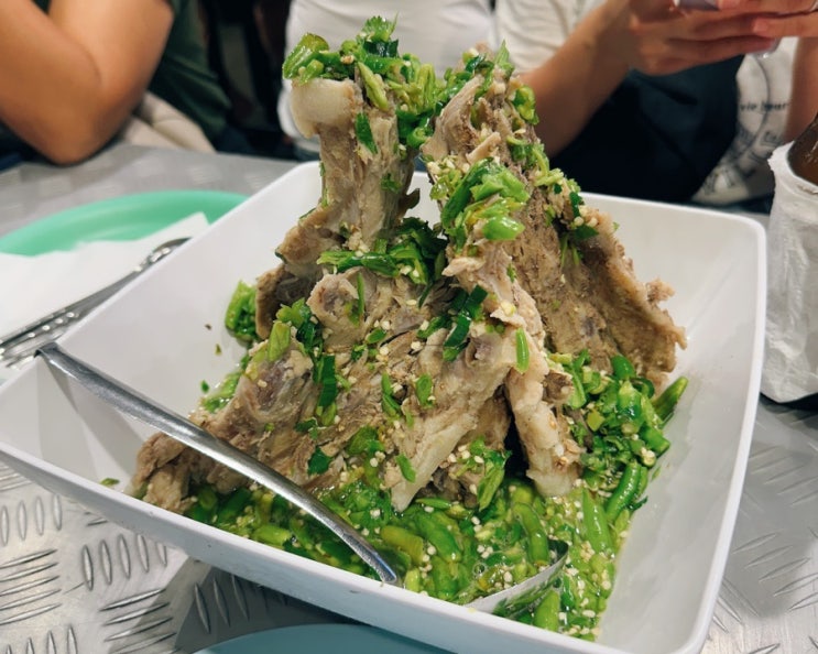  태국 방콕 쩟페어 야시장(조드페어 야시장) 맛집 랭쌥 매운 뼈찜 그리고 땡모반 수박주스