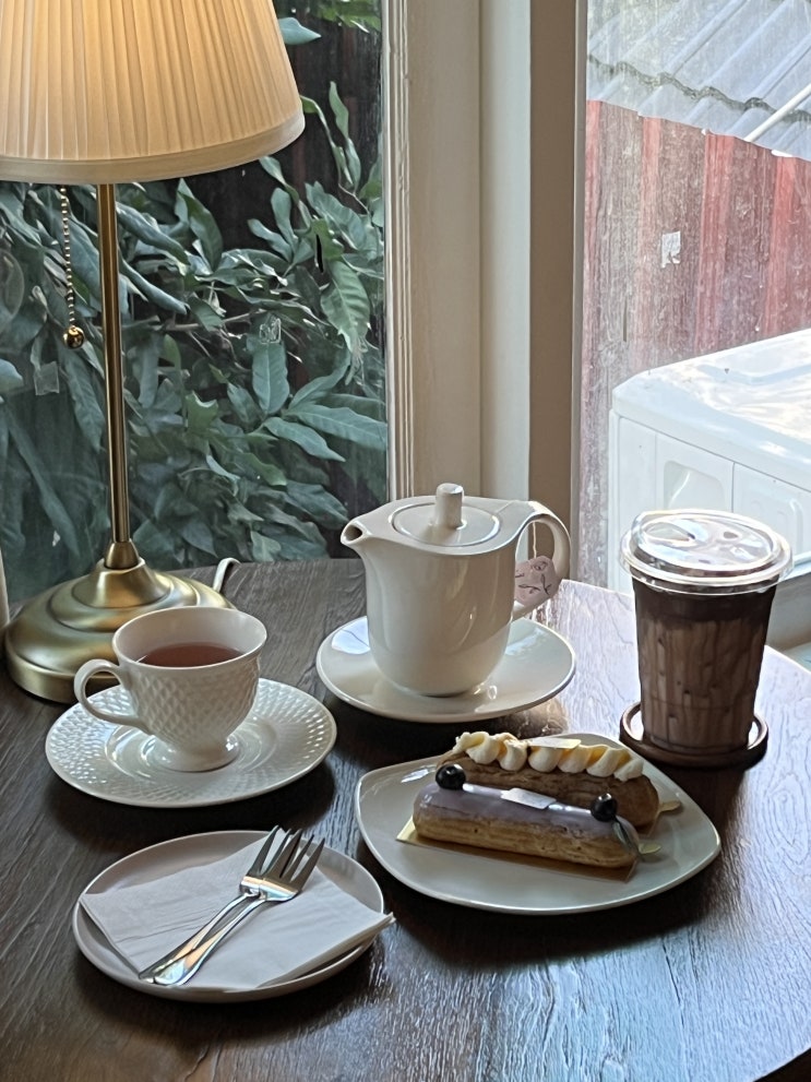  치앙마이디저트 치앙마이 님만카페 에끌레어를 맛볼 수 있는 Chouxbury