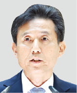 尹, 서경환·권영준 <b>대법관</b>에 <b>임명장</b> 수여
