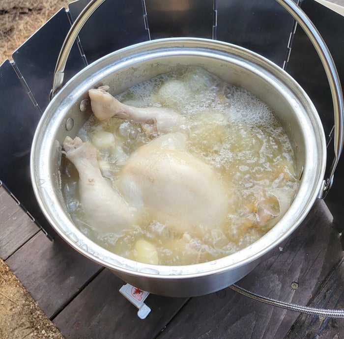  의외로 쉬운 캠핑 요리, 아이들도 잘 먹는 삼계탕 백숙 만들기