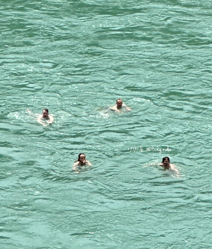  6월 스위스 Day 5 :: 01. 베른 사람들은 강에서 수영해서 퇴근한대 (웅성웅성)