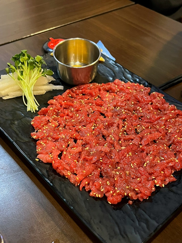 연산동 부담없이 갈 수 있는 : 연산 육회연어 연산동 부담없이 갈 수 있는 : 연산 육회연어