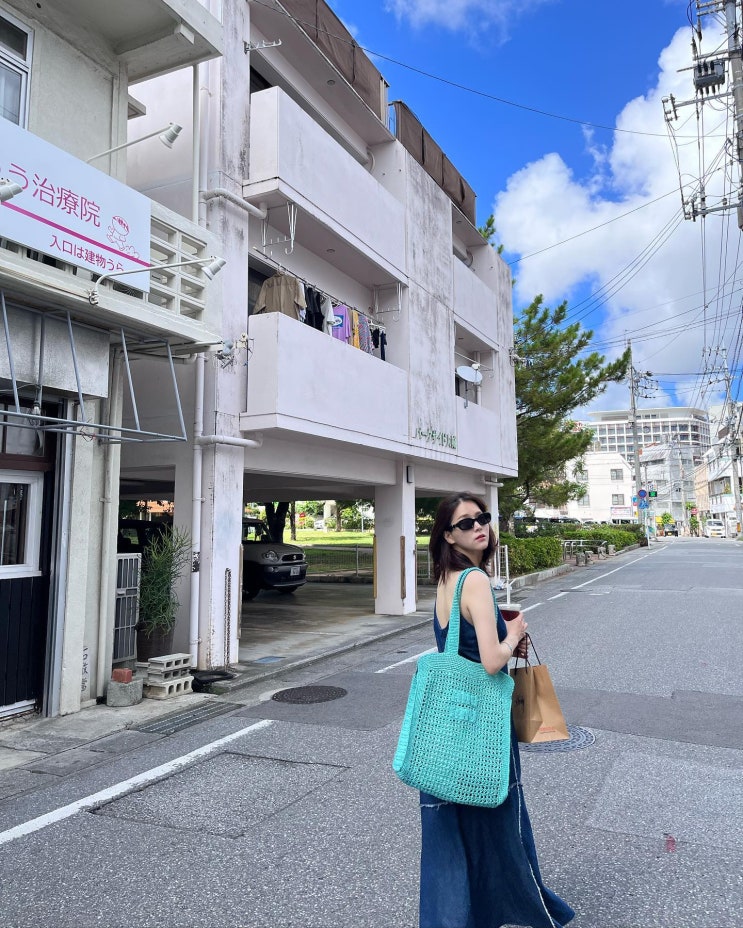 김지은 오키나와 여행 내내 착용한 가방 미우미우 패브릭 토트백 얼마야? 김지은 오키나와 여행 내내 착용한 가방 미우미우 패브릭 토트백 얼마야?