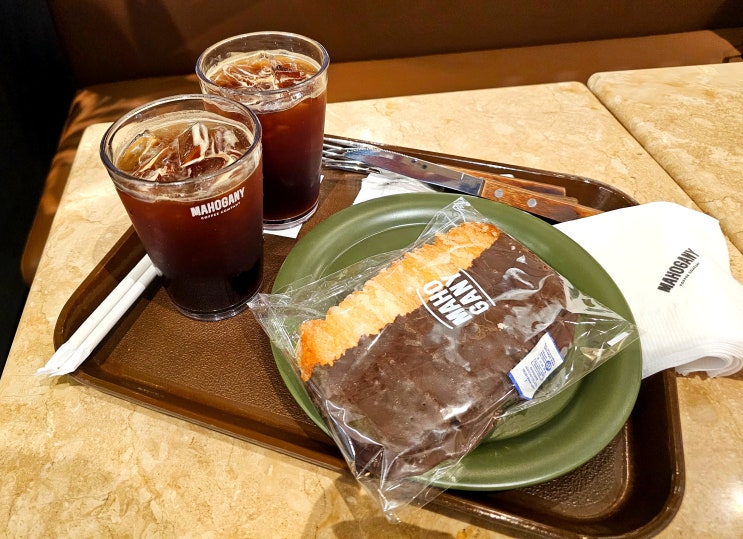  영등포 카페 영등포역 롯데백화점에 이어진 베이커리 맛집 카페 마호가니커피
