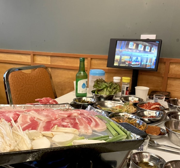  [화명동] 장미공원 앞 냉삼맛집 레트로 스타일 안녕식당