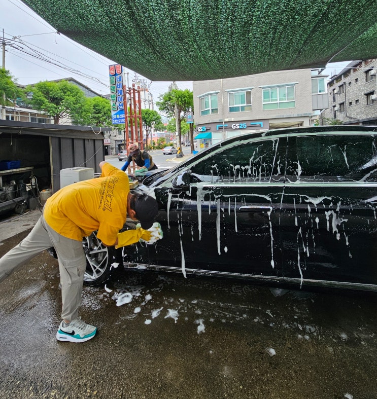  전주세차장 아중점. 손세차와 스팀세차 전문입니다.