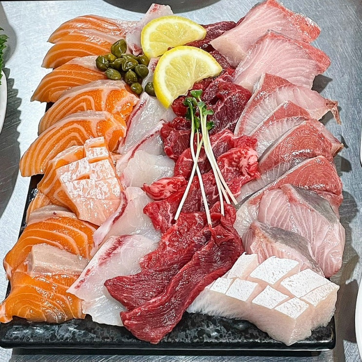 합정광안리 숙성회 연어사시미 육사시미 숭어회 날치알볶음밥 데마끼 멸치찌개 합정광안리 숙성회 연어사시미 육사시미 숭어회 날치알볶음밥 데마끼 멸치찌개