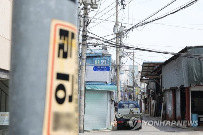 “대출까지 받으며 이 악물었는데”…눈물 흘리며 보험깨는 가장들 “대출까지 받으며 이 악물었는데”…눈물 흘리며 보험깨는 가장들