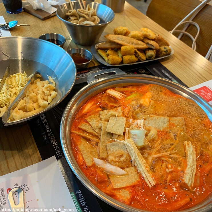  동탄호수공원 그랑파사쥬 즉석떡볶이 맛집 ‘두끼 동탄호수공원점’