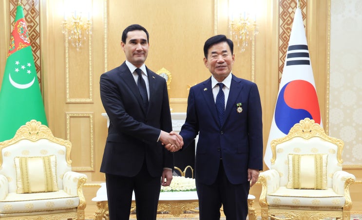 투르크메니스탄 직항편 직접 챙긴다…<b>투르크메니스탄 대통령</b>... 