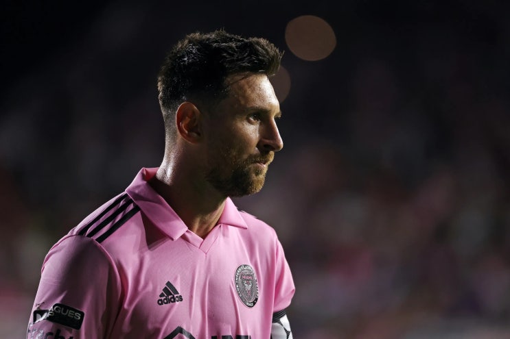 [Messi]<b>메시</b>, 미국 인터 <b>마이애미</b> 입단 데뷔전 2-1 승리... 