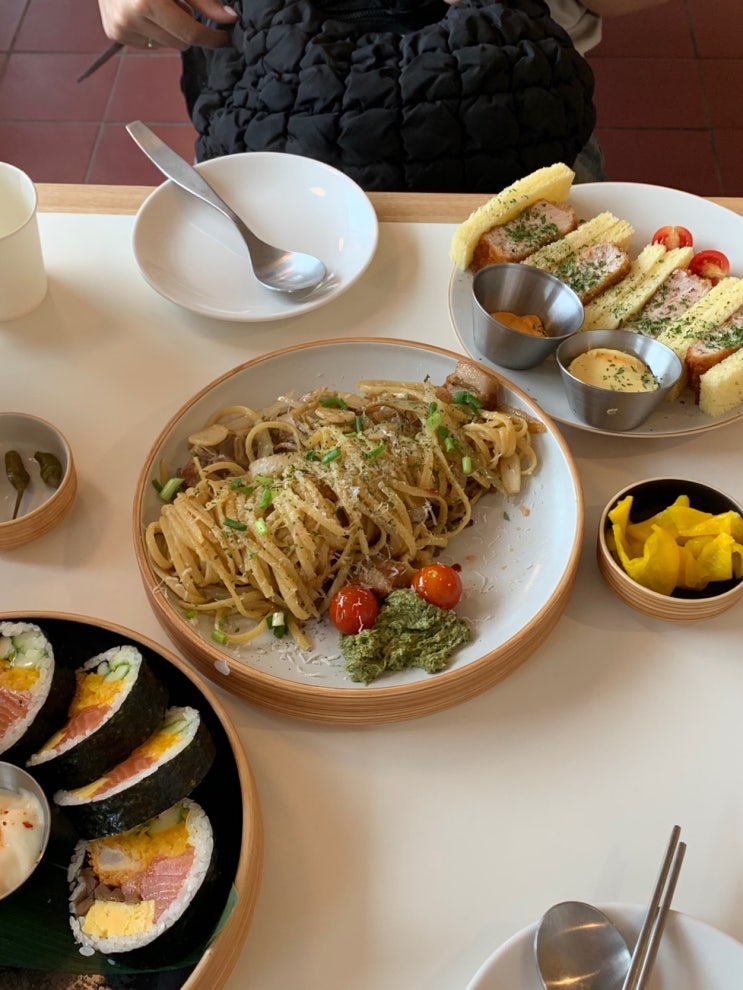  초이다이닝 혜화 대학로 맛집 후토마끼를 이가격에 팔아도 남나