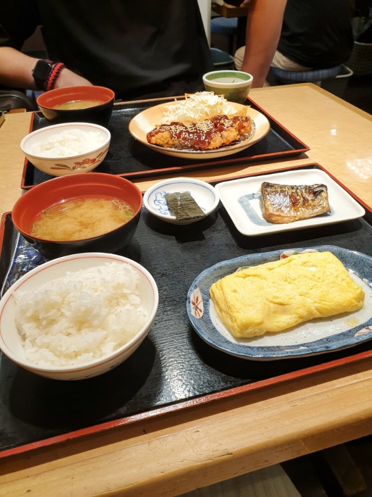 오사카 후쿠시마역 | 마치카도야 - 아침식사 가능한 현지 식당