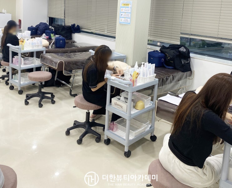  원패스를 자랑하는 퀄리티 높은 교육과정의 피부국가자격증 확실하게 배워보세요