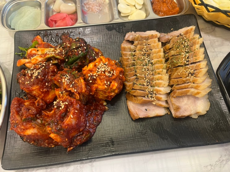  광주 동명동 맛집 막국수 서비스로 주는 '어지니 보쌈&막국수'
