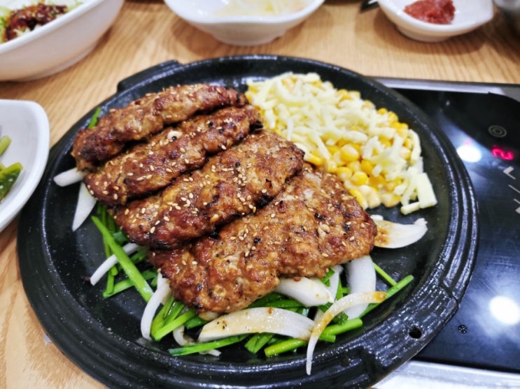  육즙 가득 가성비 좋은 광주 송정리 떡갈비 동성