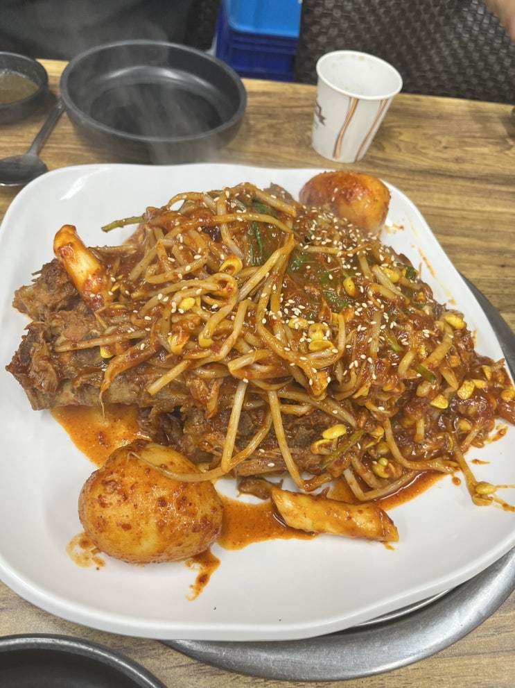  서울 이태원 한남동 나만 알고싶은 뼈찜 맛집 : 24시뼈다귀감자탕