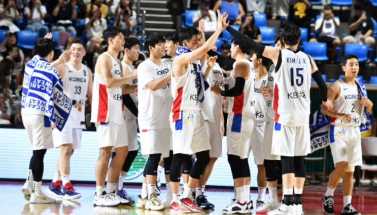 ‘허훈 22점’ 한국 남자 <b>농구</b>, 5년 만에 <b>한일전 승리</b>