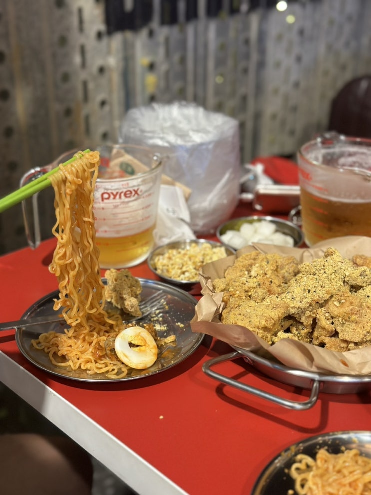  부산 수영역맛집 수영맥주집 앵그리버드크런치 골빔면ㅣ 생활맥주 부산수영점
