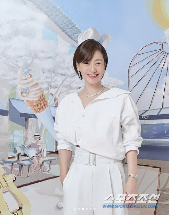 '국민 원조 첫사랑' 이미연, 뱀파이어 수준의 미모에 "7년 공백 너무해"...나이 안 믿기는 미모 '국민 원조 첫사랑' 이미연, 뱀파이어 수준의 미모에 "7년 공백 너무해"...나이 안 믿기는 미모