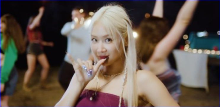 역시 <b>씨스타</b>, <b>소유</b>가 말아주는 여름 노래 ‘<b>알로하</b>’(Ft. 보라)... 