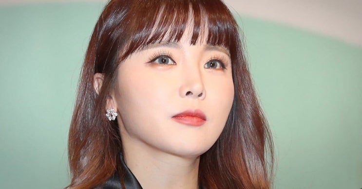 가수 홍진영, '논문 표절' 논란 후 근황..."무려 이런 외제차 탑니다" (+재산, 결혼) 가수 홍진영, '논문 표절' 논란 후 근황..."무려 이런 외제차 탑니다" (+재산, 결혼)