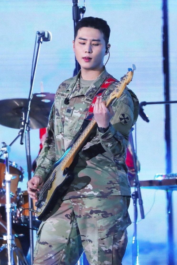 요즘 빠진 <b>데이식스 영케이</b> 강영현(1993. 12. 19.)