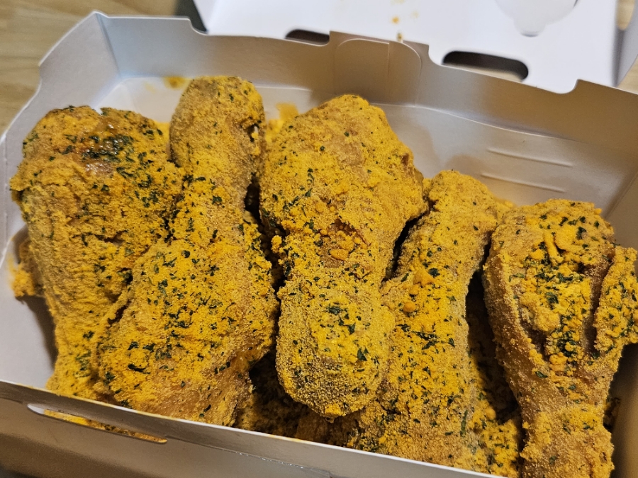 BHC치킨 수원금곡칠보점 사진 3