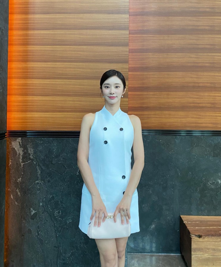 이주빈이 착용한 페라가모 가방 얼마야? 22F/W 페레가모 가방 이주빈이 착용한 페라가모 가방 얼마야? 22F/W 페레가모 가방