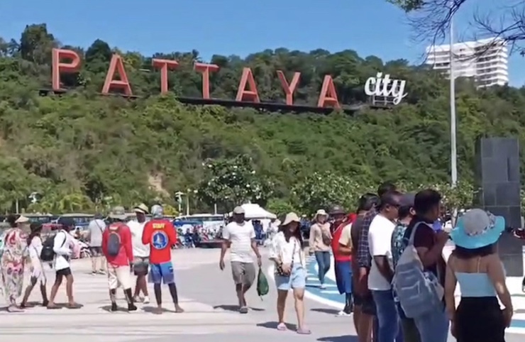  태국 긴연휴로 휴가객으로 붐비는 파타야, 코란/태국연휴 8월1일~2일 주류판매 금지