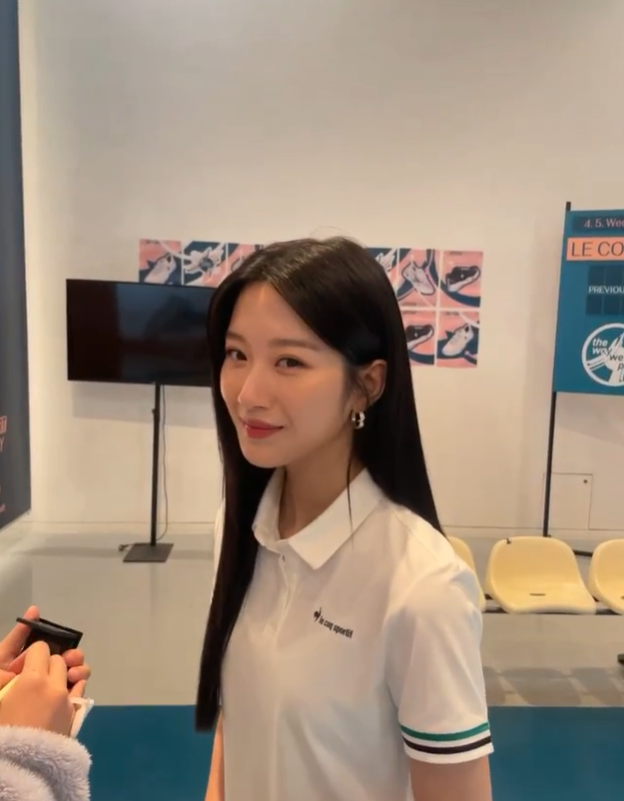  문가영의 테니스 룩 패션으로 르꼬끄 플리츠 미니 스커트 코디