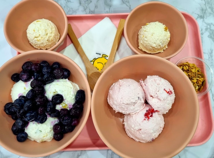  이태원 수제 그릭요거트 맛집 냥이네그릭요거트2호점