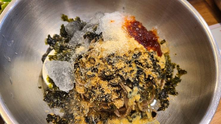 인천시 송도에서 강원도 주문진 막국수 원조 맛집인 [삼교리 동치미 막국수] 입니다.