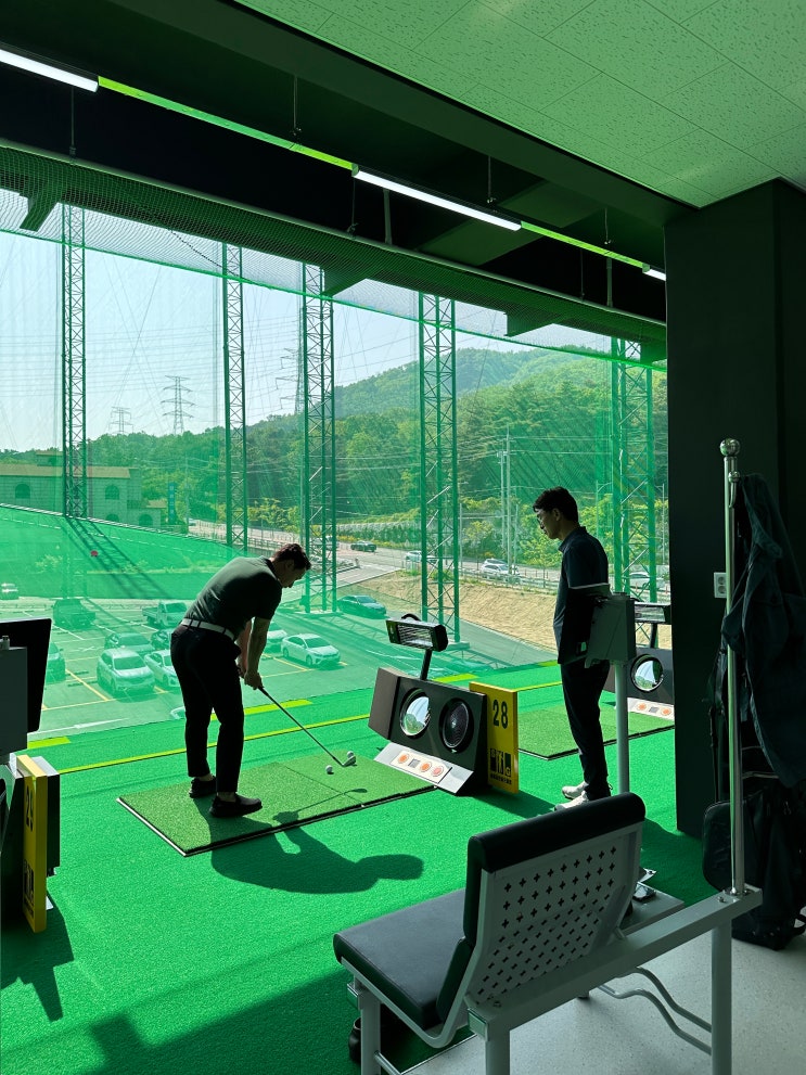 올 해 라운딩은 실내 인도어 송해공원골프클럽에서! 올 해 라운딩은 실내 인도어 송해공원골프클럽에서!