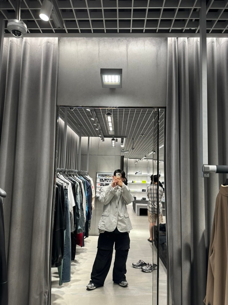  발렌시아가 23summer 라지핏 디스트로이드 카고팬츠 블랙