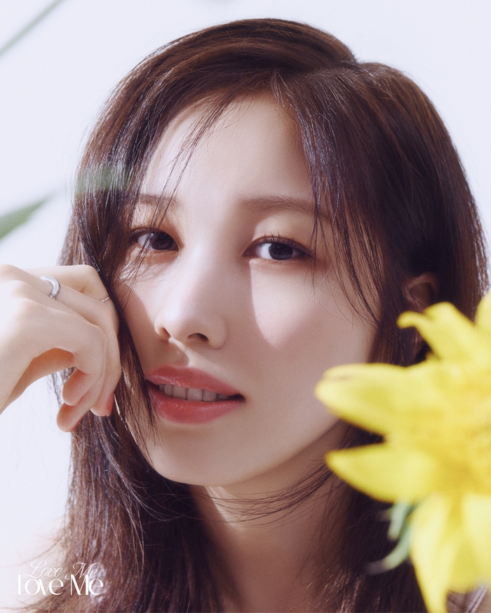 권진아, 완벽한 여름 감성...사랑스럽게 '러브 미 러브 미' 티저 속 러블리 매력 권진아, 완벽한 여름 감성...사랑스럽게 '러브 미 러브 미' 티저 속 러블리 매력